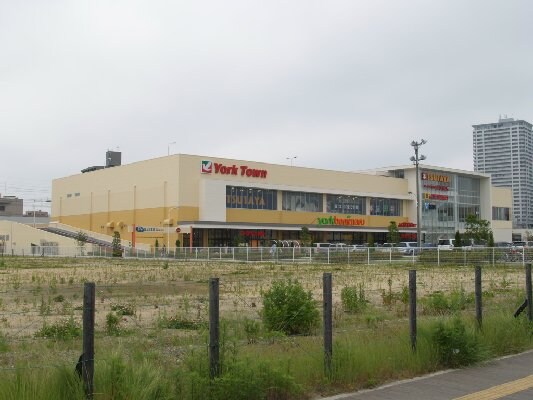 物件外観写真3　(ヨｰクベニマル 太子堂店（353m）)