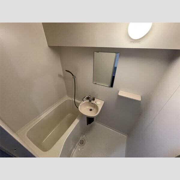 物件内観写真10　(洗面台)