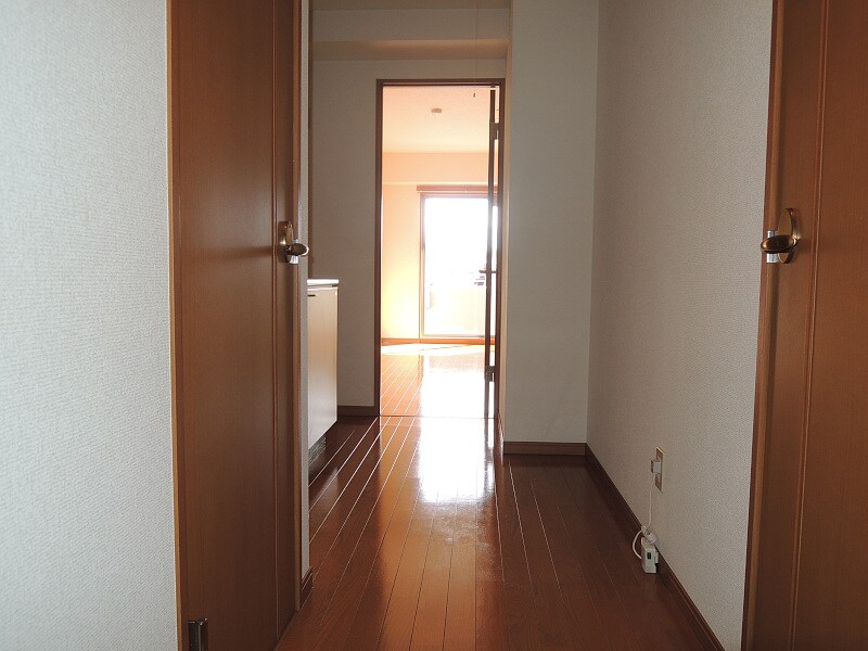 物件内観写真19　(廊下)