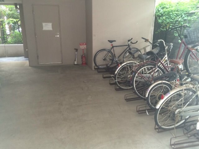 物件内観写真17　(駐輪場)