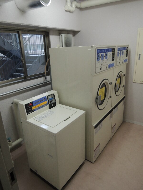 物件内観写真15　(コインランドリー)