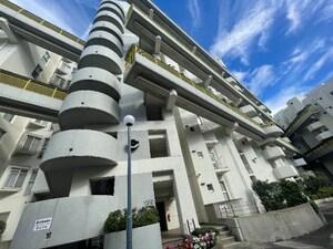 千里山ロイヤルマンションC棟外観写真
