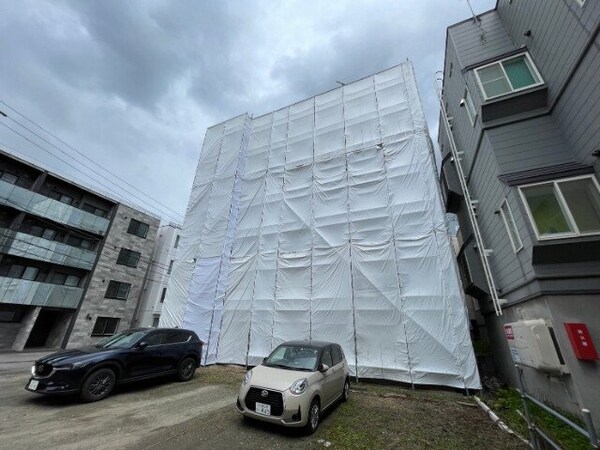 建物外観(札幌市中央区南五条西「ドゥ・ヴィルヌーブ」)