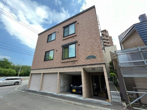 建物外観(札幌市北区北27条西「スクエアコート」)