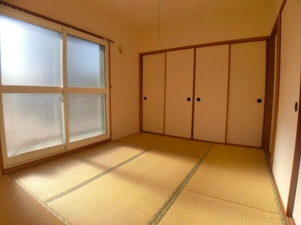 和室です。日当たりも良く、暖かな雰囲気です。