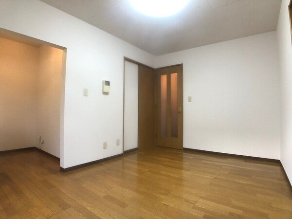 居室・リビング(広くてキレイなお部屋が広がっていて、充実した生活が送れそう。)