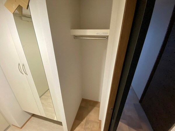 収納もバッチリあるのでお部屋が片付きますよ