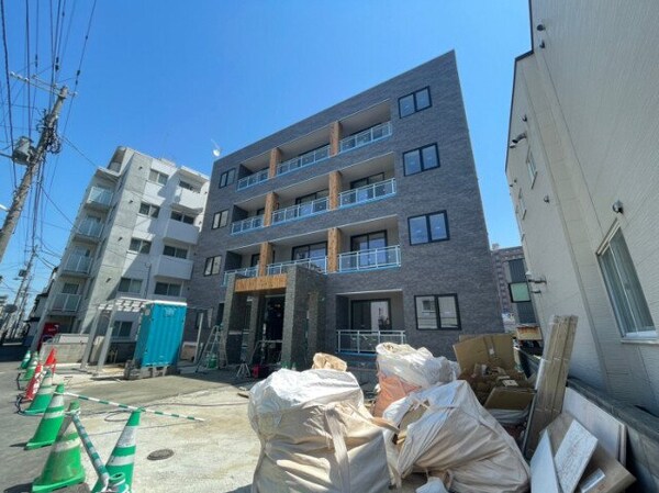 建物外観(札幌市白石区菊水一条「LAPEACE菊水」)