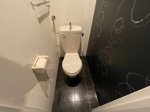 トイレ(トイレです。お洒落なクロスが使われていました！)