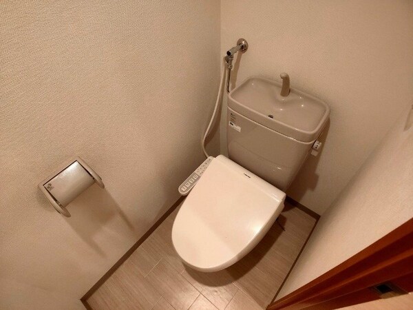 トイレ(ウォシュレット付きのトイレです。シャワートイレは日本の宝。)