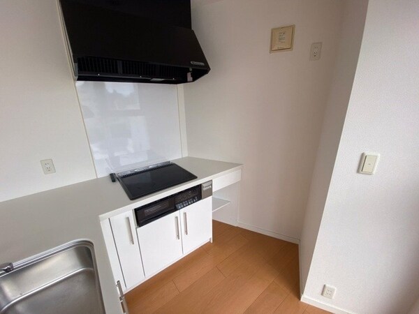 キッチン(キッチン別角度です。冷蔵庫を置くスペースもあります！)