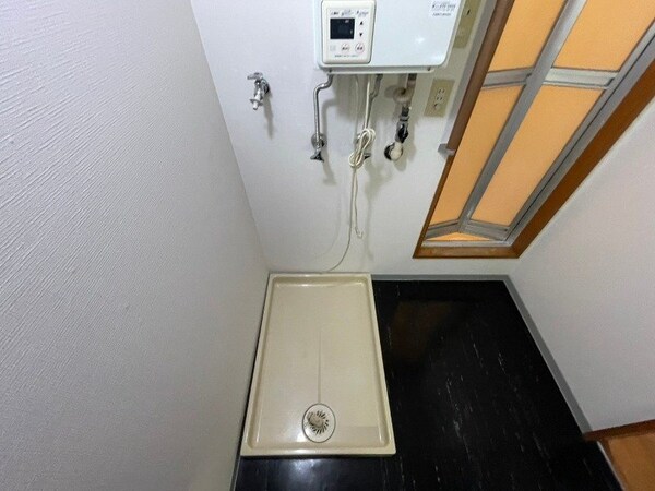 洗濯機はこちらの専用スペースに置けます！