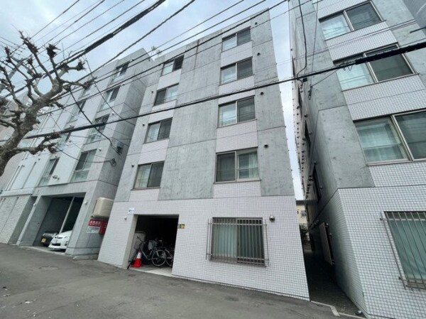 建物外観(札幌市中央区北五条西「RAGUSAN5W17A」)