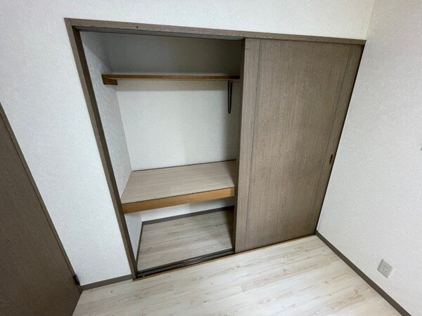 収納もバッチリあるのでお部屋が片付きますよ！