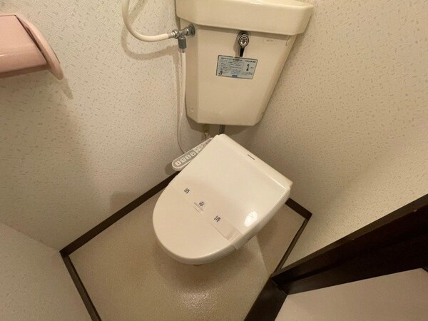 トイレ(ウォシュレット付きのトイレです。シャワートイレは日本の宝。)