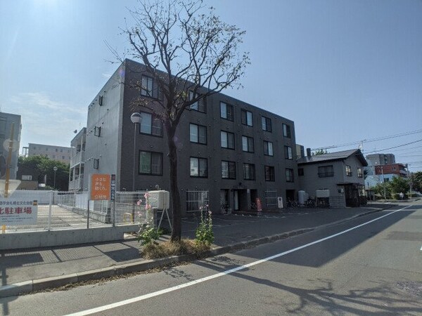 建物外観(札幌市北区北19条西「ル・エスト6」)