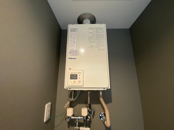 給湯器は簡単操作で温度調整ができますよ。