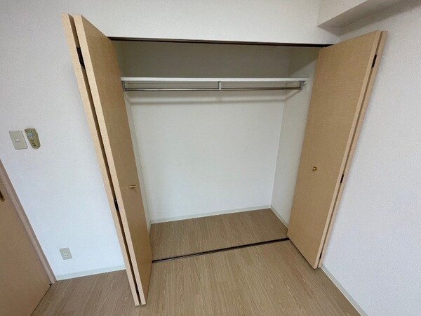 収納(寝室のクローゼットです。部屋がすっきり片付きます。)