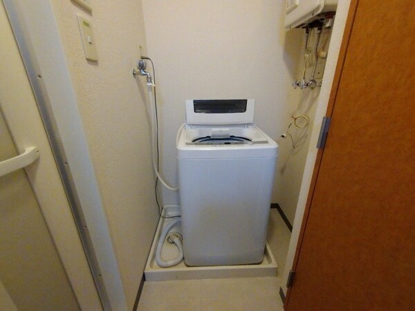 もちろん洗濯機置場は室内にあるので、いつでも洗濯できますよ！