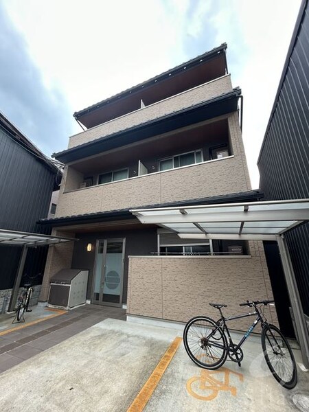 アパートメント二条城外観写真