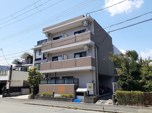 シャルマントゥール