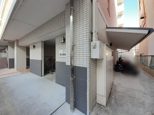 リヴ・フィールド・京美