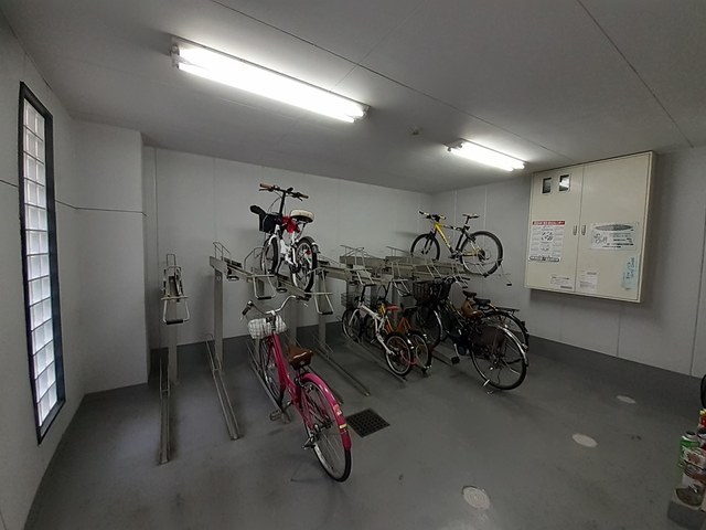 アライブ富小路