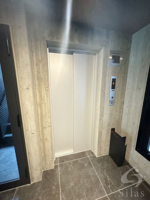 プラウレーヴ富小路