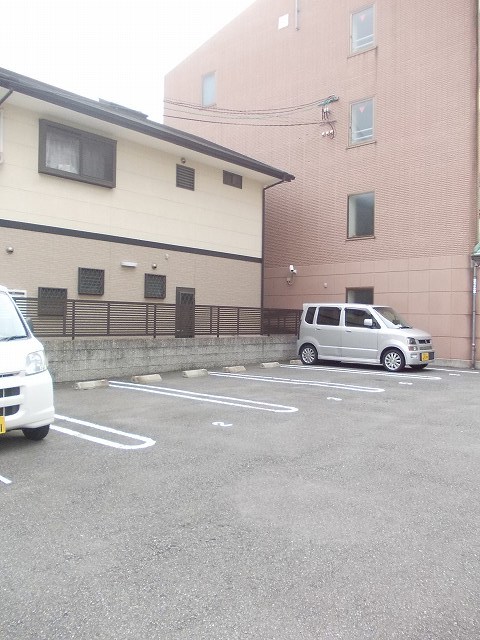 ラフィーネ南広