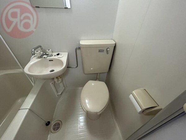 トイレ(シンプルで使いやすいトイレです)
