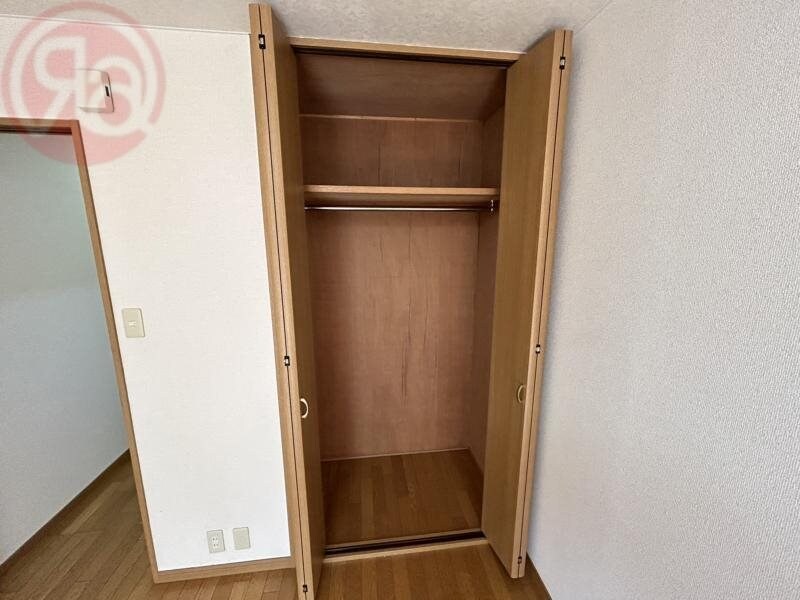 物件内観写真28　(収納豊富です)