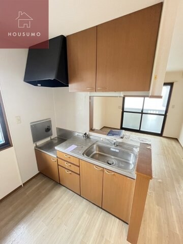 物件内観写真6　(コンパクトなキッチンで掃除もラクラク)