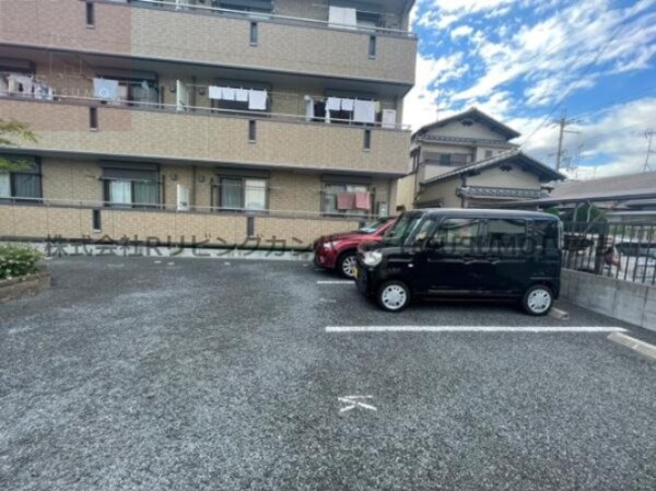 駐車場(駐車場です)