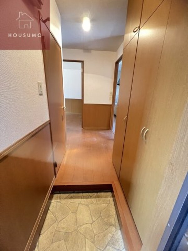 玄関(落ち着いた玄関です)