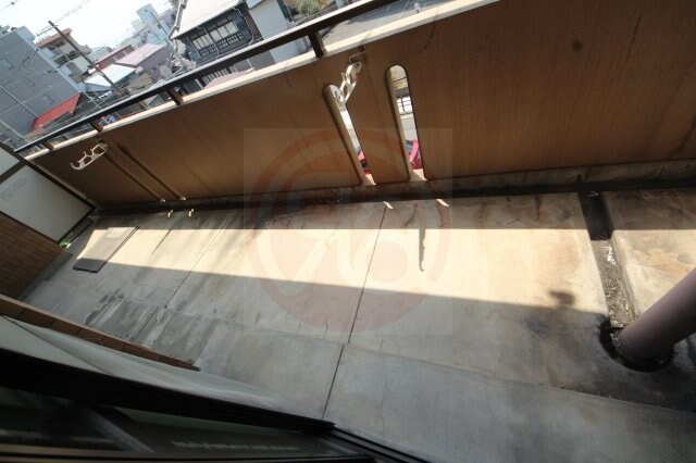 物件内観写真14　(暖かな日差しのふりそそぐバルコニー)