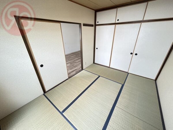 寝室(広くて明るい寝室)
