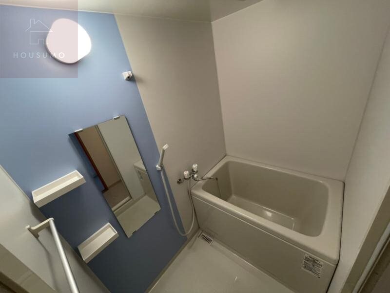 物件内観写真7　(日々の疲れを癒すお風呂付です)