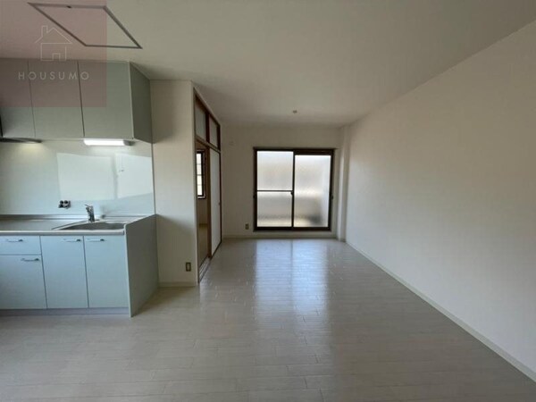 居室(使いやすいリビングです)