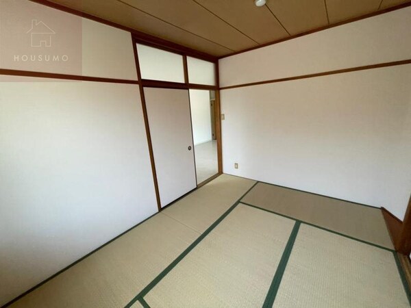 和室(フローリングだけでなく、和室もあります)