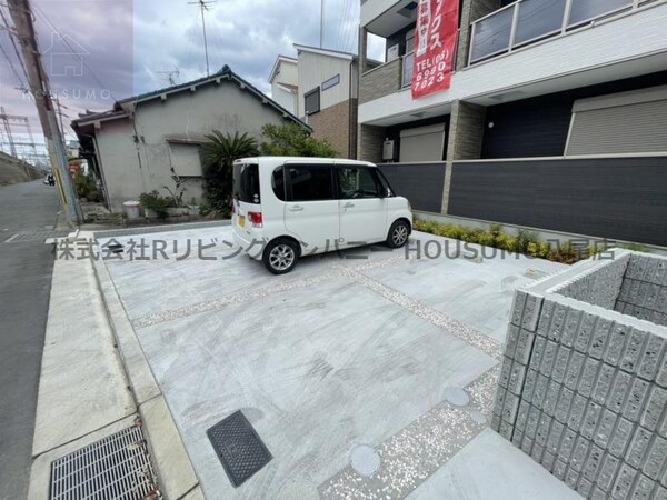 駐車場(駐車場に車を止められます)