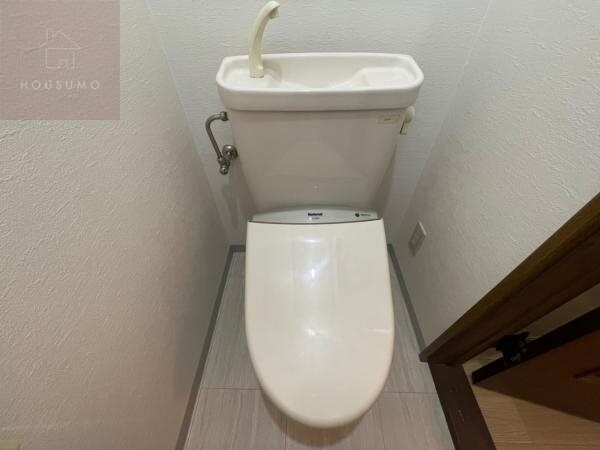 トイレ(コンパクトで使いやすいトイレです)