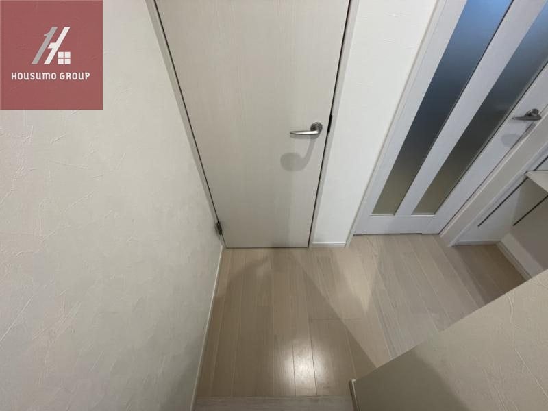 物件内観写真10　(明るい玄関です)