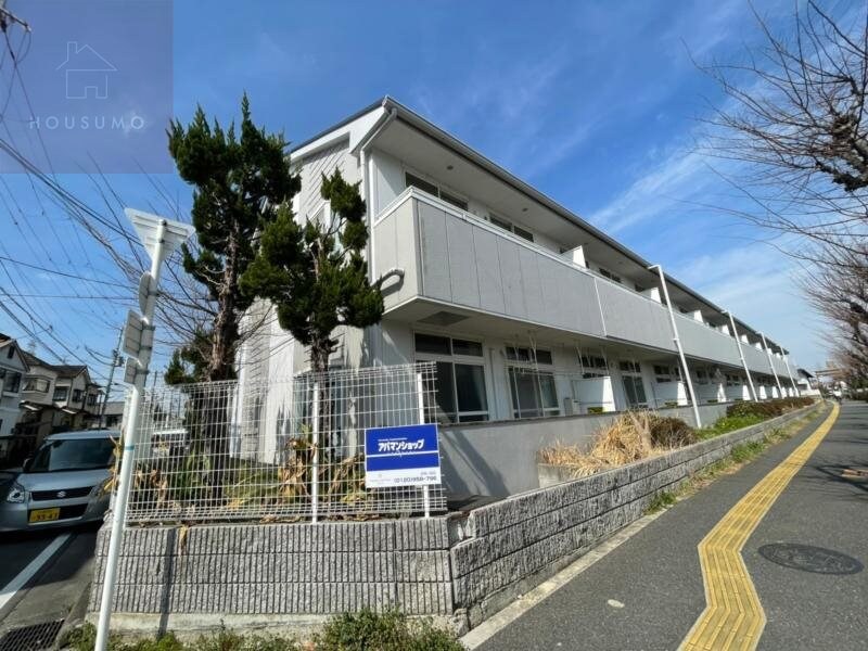 物件外観写真1　(外観もきれいです)