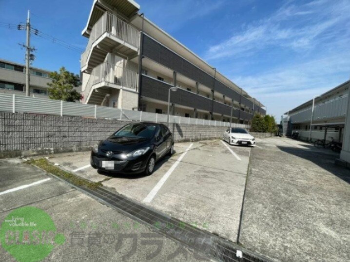 物件外観写真2　(駐車場があります)
