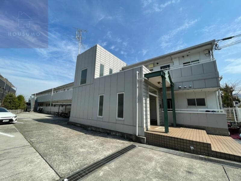 物件外観写真5　(物件の外観です)