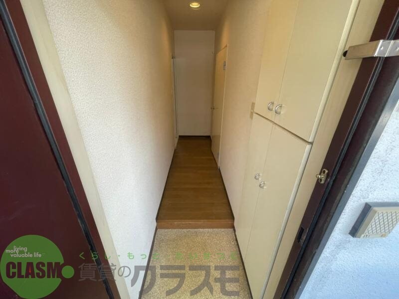 物件内観写真11　(明るい玄関です)