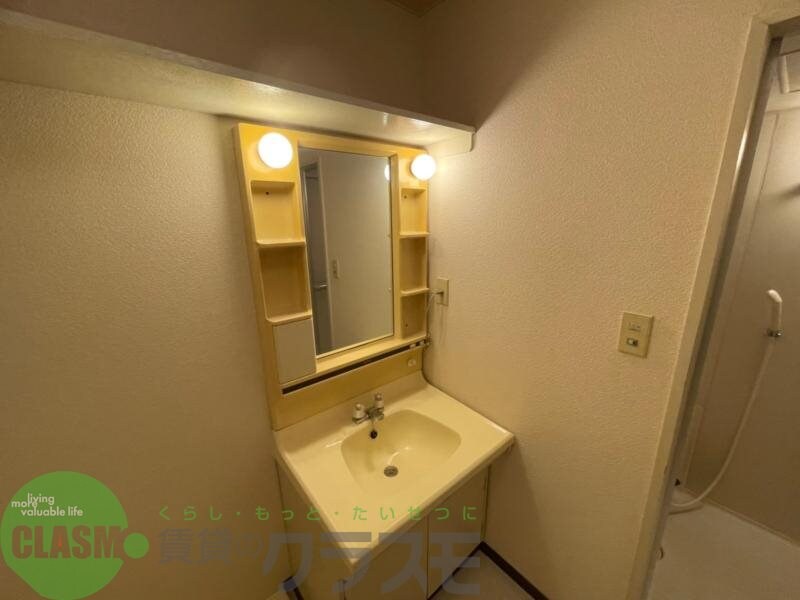 物件内観写真19　(独立洗面台あり、毎朝おしゃれに忙しい女性の方におすすめです)