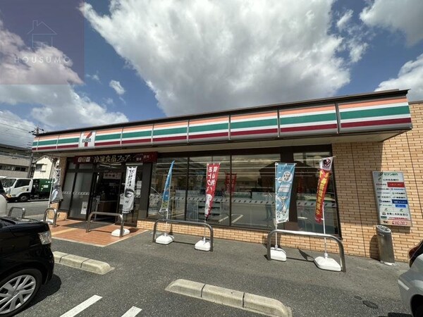 周辺環境(セブン-イレブン 八尾福万寺町店 382m)