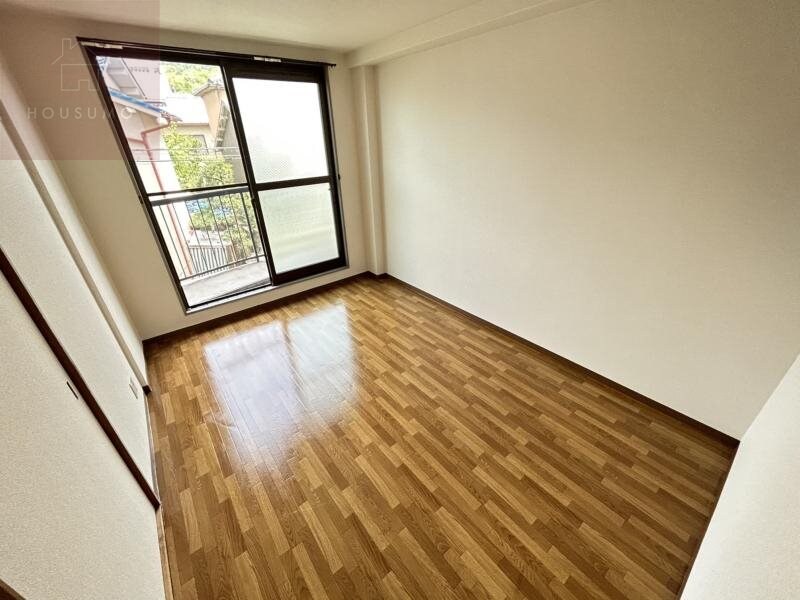 物件内観写真23　(ゆったりした洋室です)