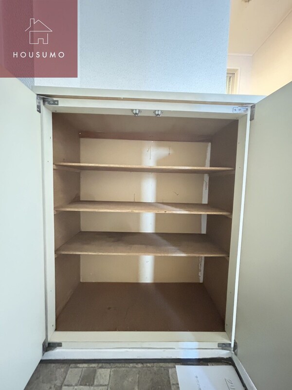 収納(小物を収納するのに便利です)